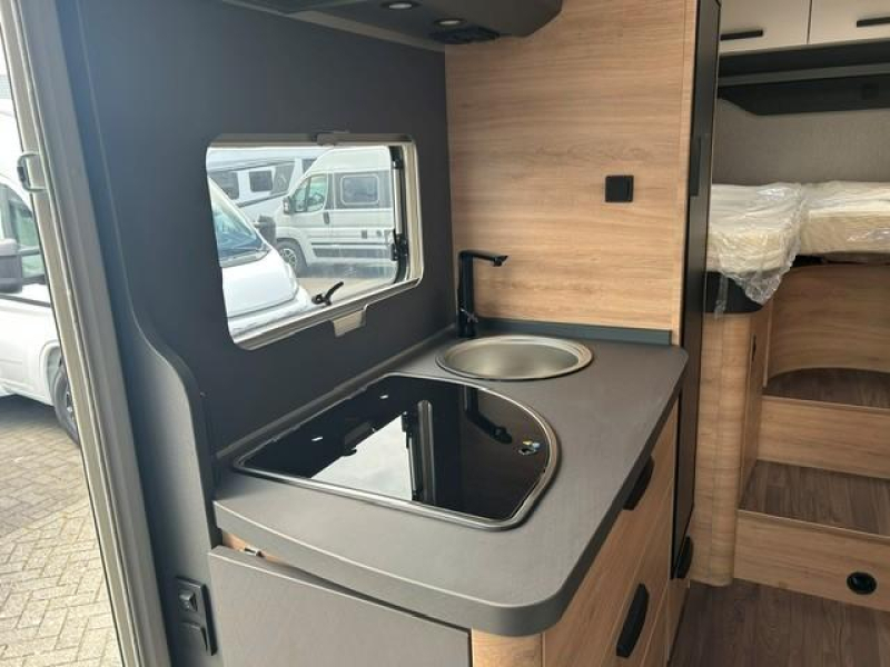 Knaus L!ve Wave 650 MEG BLACK SELECTION  foto: 9