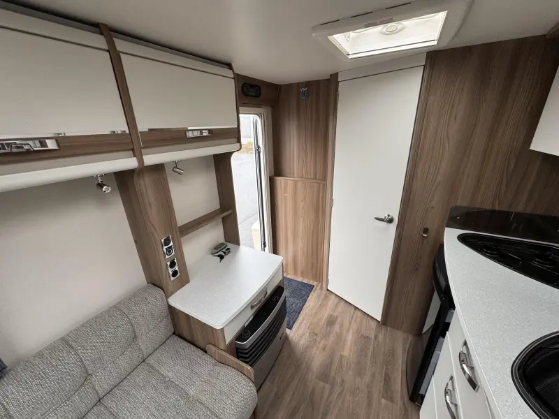 Sprite Mondial 420 SE Mover,awning,shower cabin. photo: 5