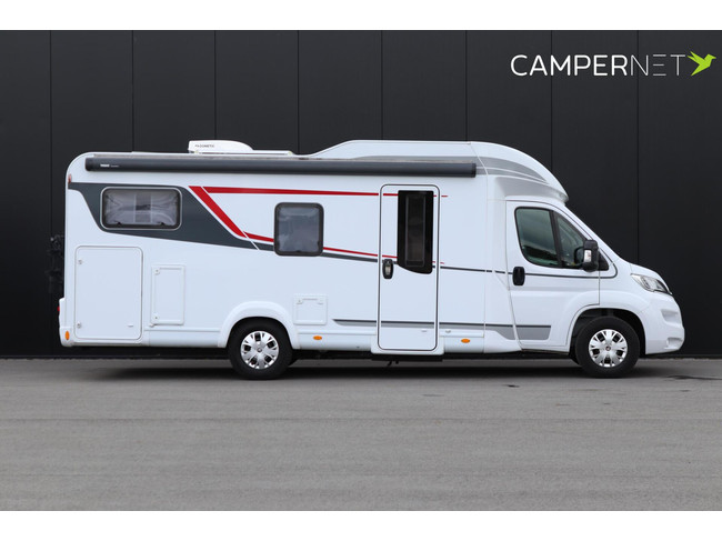 LMC Tourer Lift 730 165PK | Lengtebedden | Gescheiden douche | Hefbed | Fietsendrager | Zonnepaneel | Bearlock | Dakairco | Luifel | foto: 3