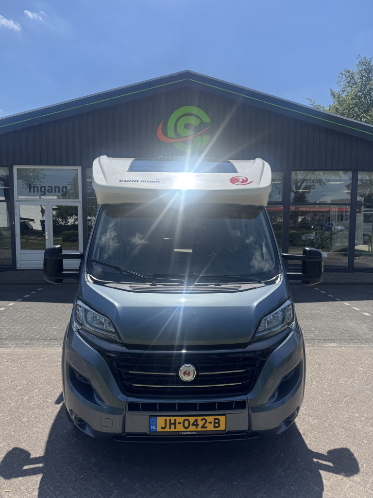 Eura Mobil Profila T 670 SB foto: 1