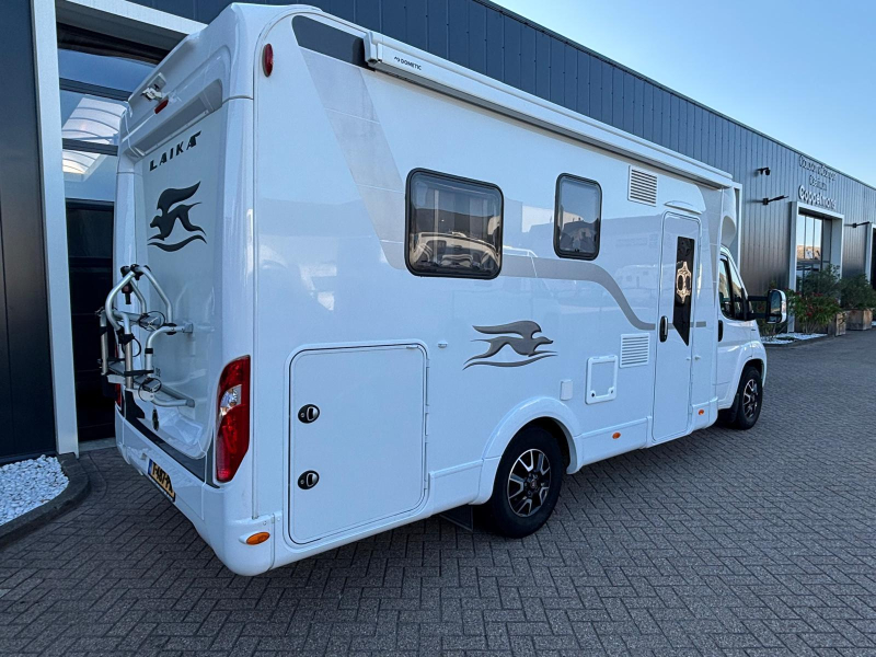 Laika Kosmo 212 sistema de nivelaci&oacute;n cama queen 7m foto: 26