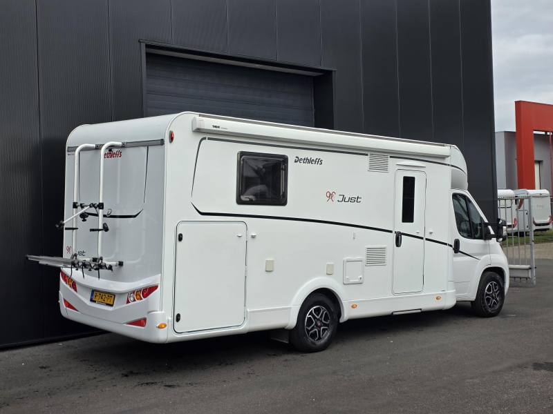 Dethleffs Just 90 T 7052 DBM Queensbed / Hefbed  foto: 4