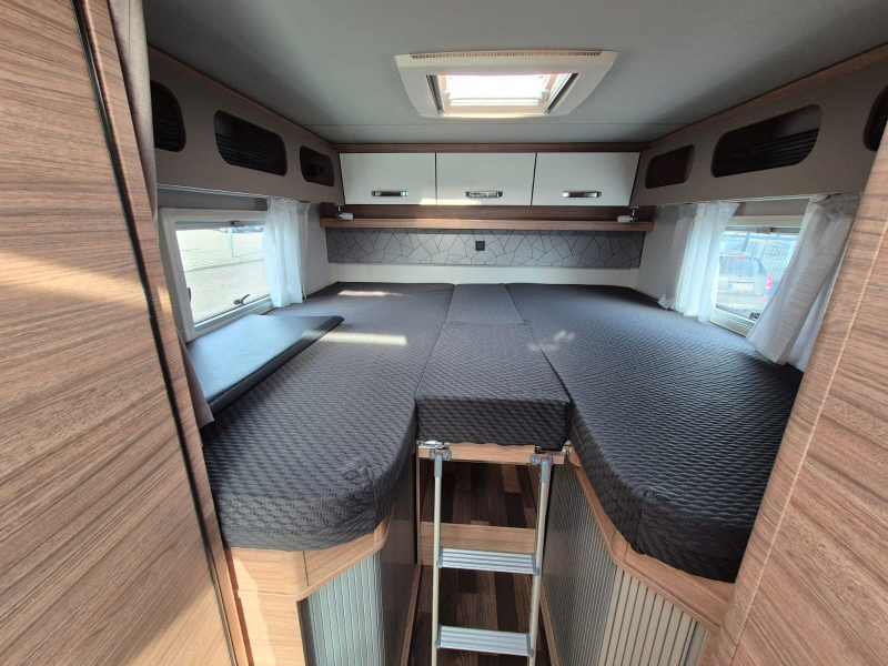 Weinsberg CaraCompact Pepper 600 MEG Combi 6E, panel solar, CE228 foto: 7