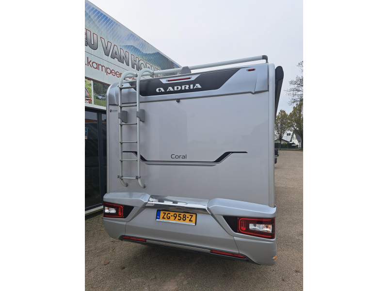 Adria Coral 670 DL Supreme photo: 3
