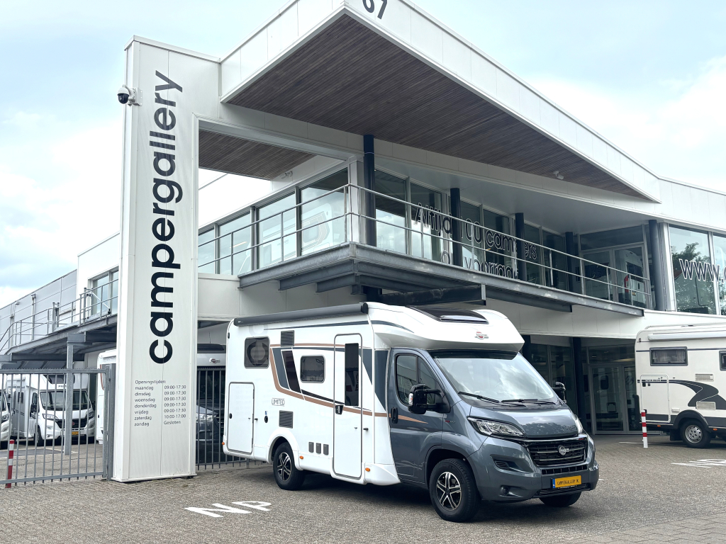 Bürstner Lyseo Limited 690 G 9-TR AUT ENKELE BEDDEN + HEFBED foto: 0