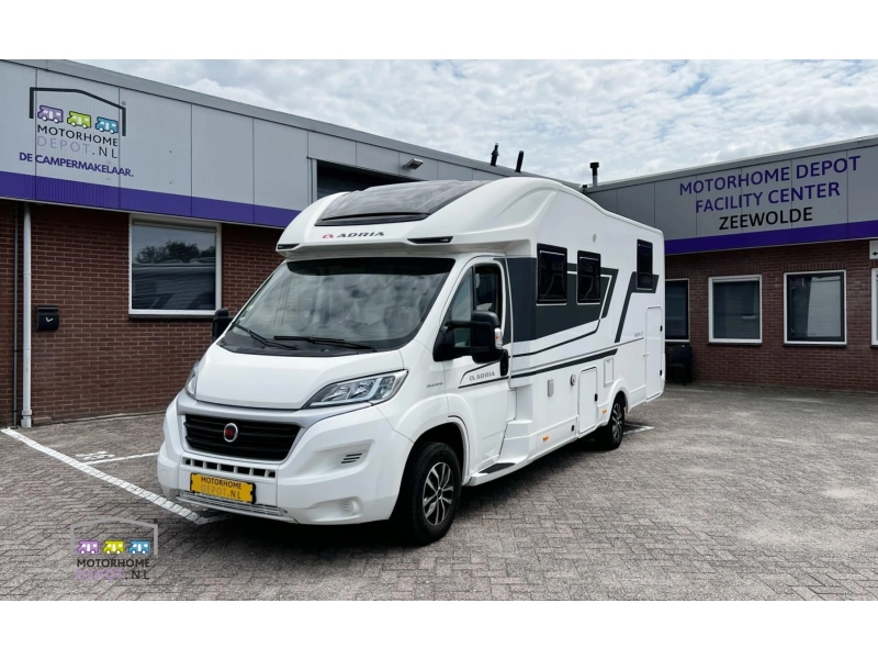 Adria Matrix 670 DL Eerste eigenaar!  foto: 3