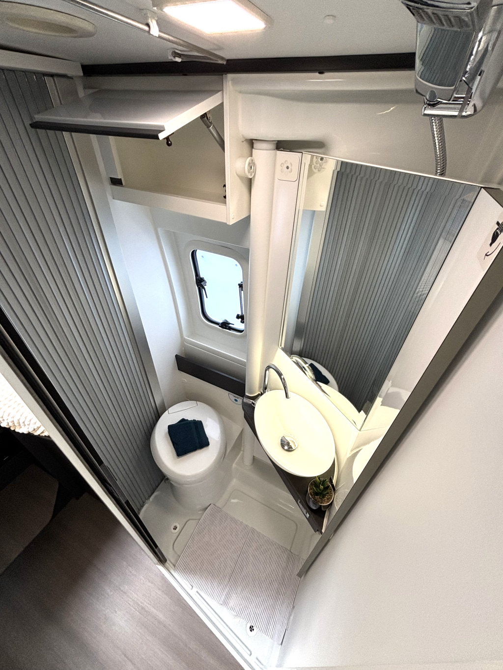 Adria Twin 640 SLB Supreme EINZELBETTEN EURO6 MAXI CHASSIS Foto: 8