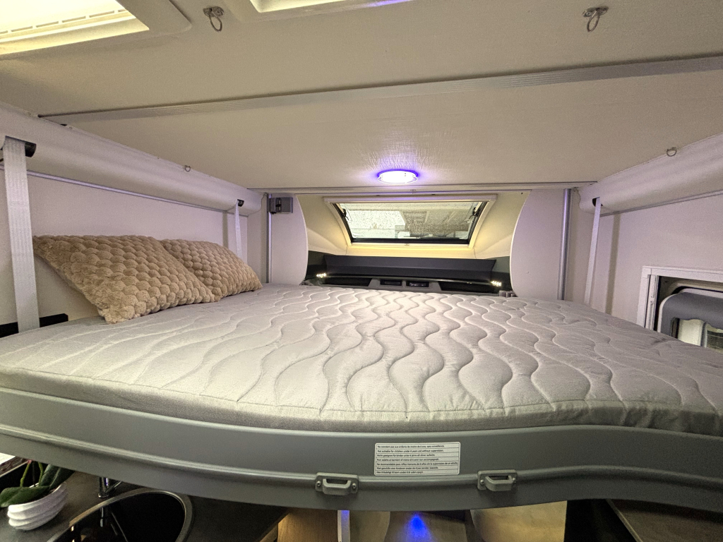Challenger Graphite 288 AUTOMAAT 15.000KM! QUEENSBED HEFBED foto: 3