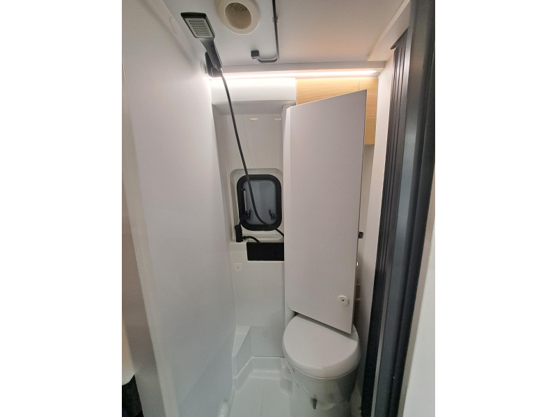 Adria Twin 600 SLB First Edition - Automaat  foto: 7