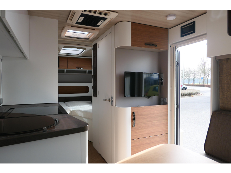 Eriba Nova 530 enk. bed zeer luxe  foto: 12