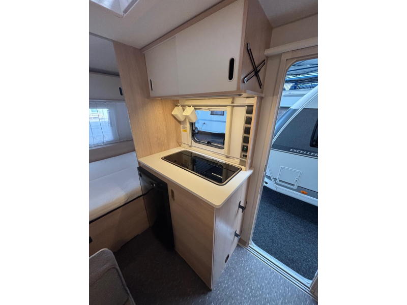 Adria Aviva 400 PS luifel, dwarsbed, 1100kg  foto: 7