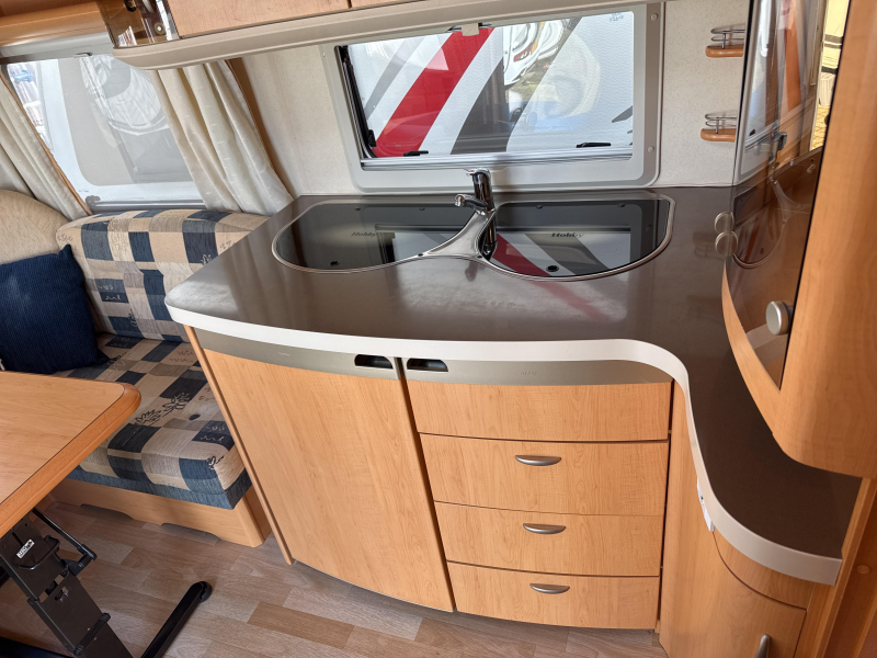 Hobby De Luxe 460 UFE Mover/Voortent/Fietsdr.  foto: 5