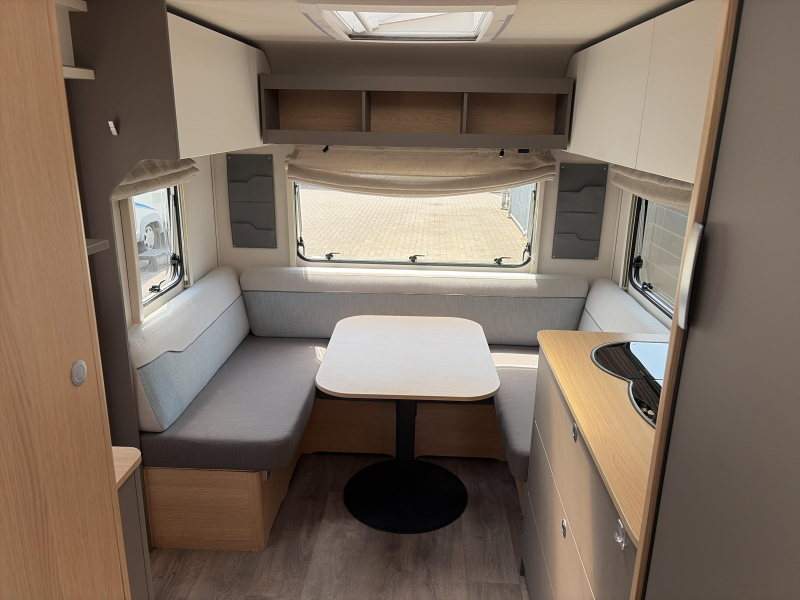 LMC Tandero 480 D New Edition/Voortent  foto: 7