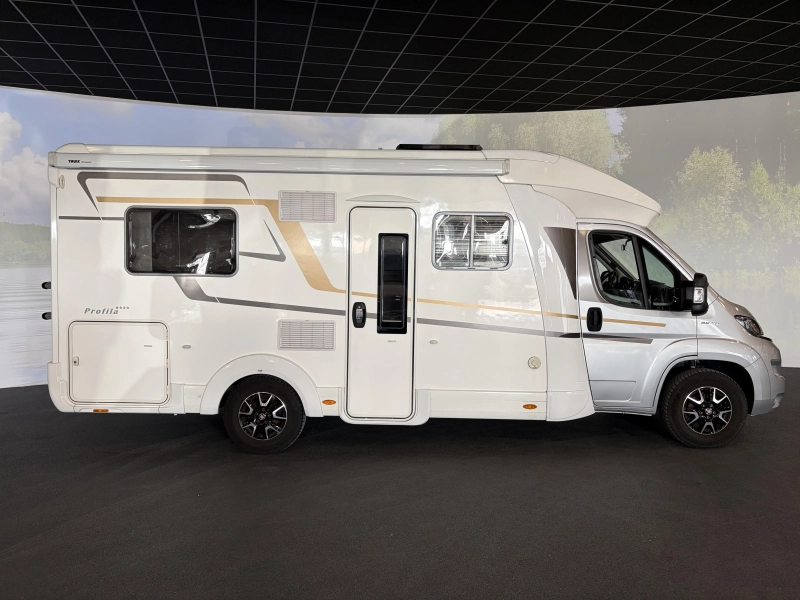 Eura Mobil Profila T 675 SB fransbed / navigatie  foto: 8