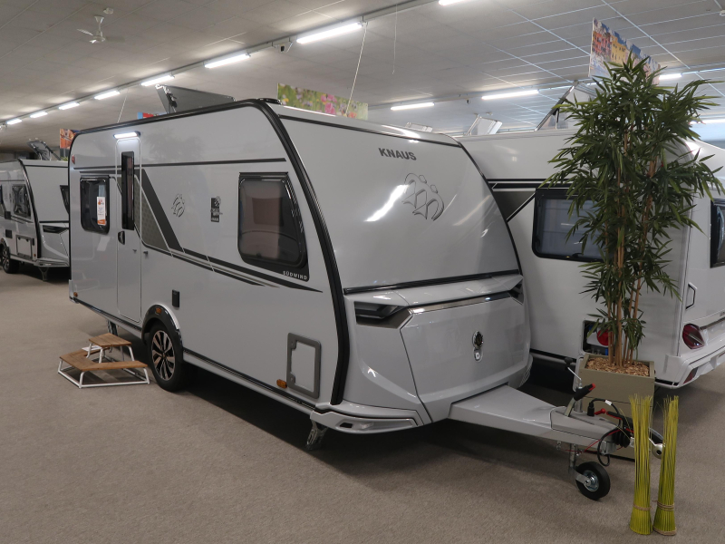 Knaus Sudwind Black Selection 450 FU CAMA FRANCESA / ASIENTO REDONDO foto: 16