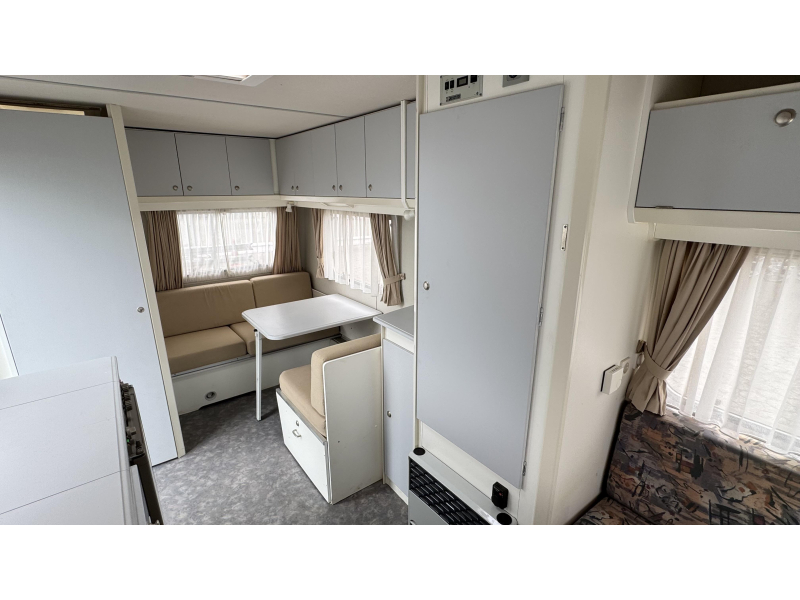Kip Grey Line 44 TTZ Mover-Voortent-Airco  foto: 6