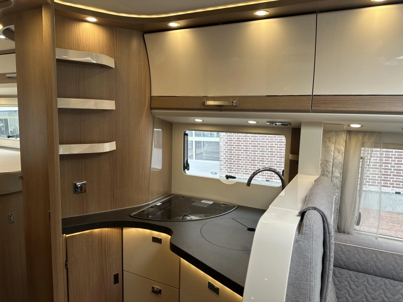 Carthago Malibu 490 I LE Bovenkastjes, Lithium  foto: 17