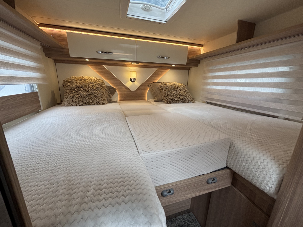 B&uuml;rstner Lyseo Harmony 690 CAMAS INDIVIDUALES+CAMA ABATIBLE MERCEDES foto: 3