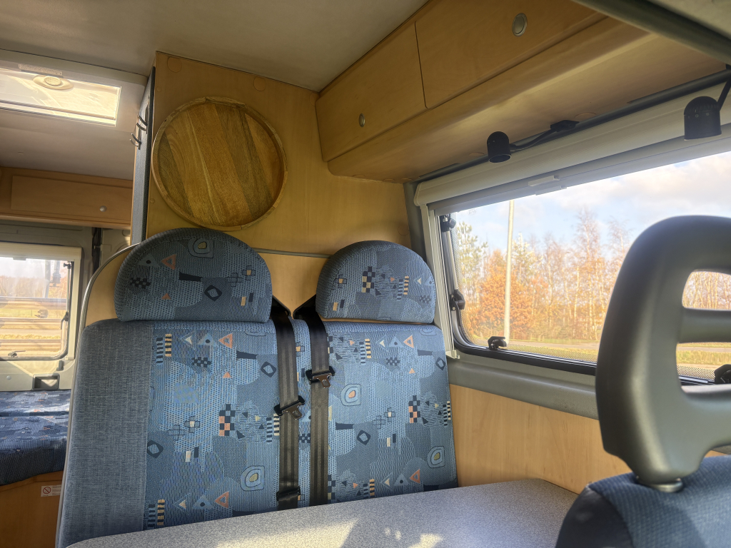 Pössl 2Win Vast bed 2.8 Turbo/128pk/AIRCO foto: 10