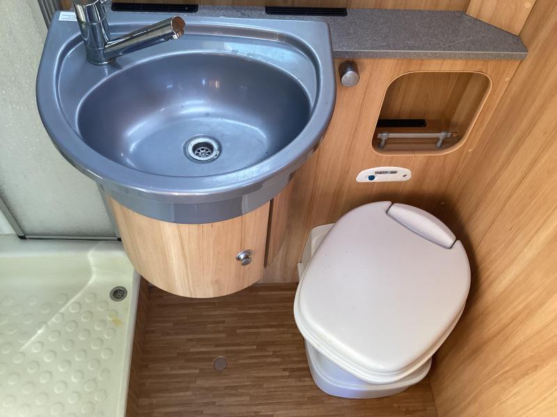 Dethleffs Camper Style 545 DBM AIRCO/MOVER/VOORTENT  foto: 14