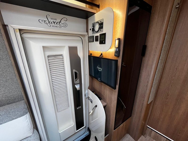 Dethleffs Trend 6757 Camper, Integrated 4 pers photo: 6
