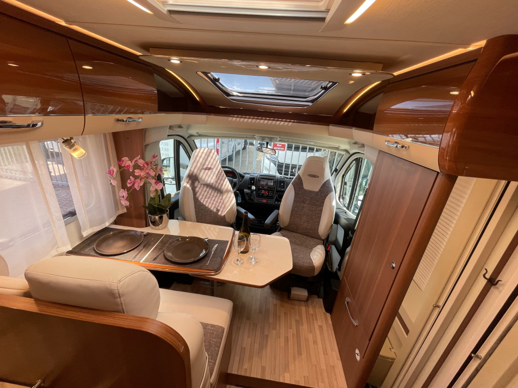 LMC PASSION T673G ENKELE BEDDEN AUTOMAAT XXL-GARAGE foto: 1