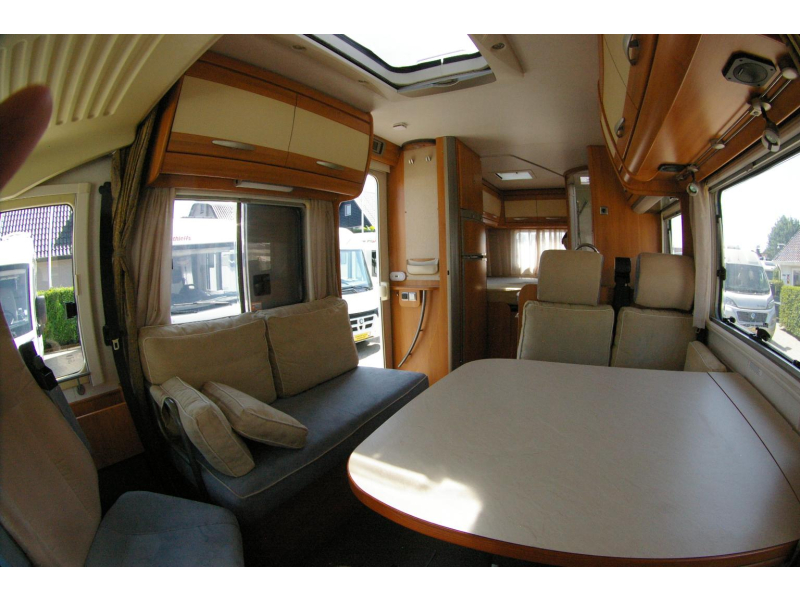 Hymer B 654 Cama francesa, Autom&aacute;tico, Aire acondicionado foto: 11