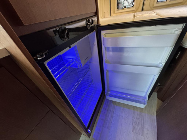McLouis Menfys 4 VAN Enkele bedden Als nieuw foto: 17