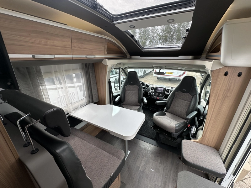 Adria Coral 600 SL level systeem  foto: 11