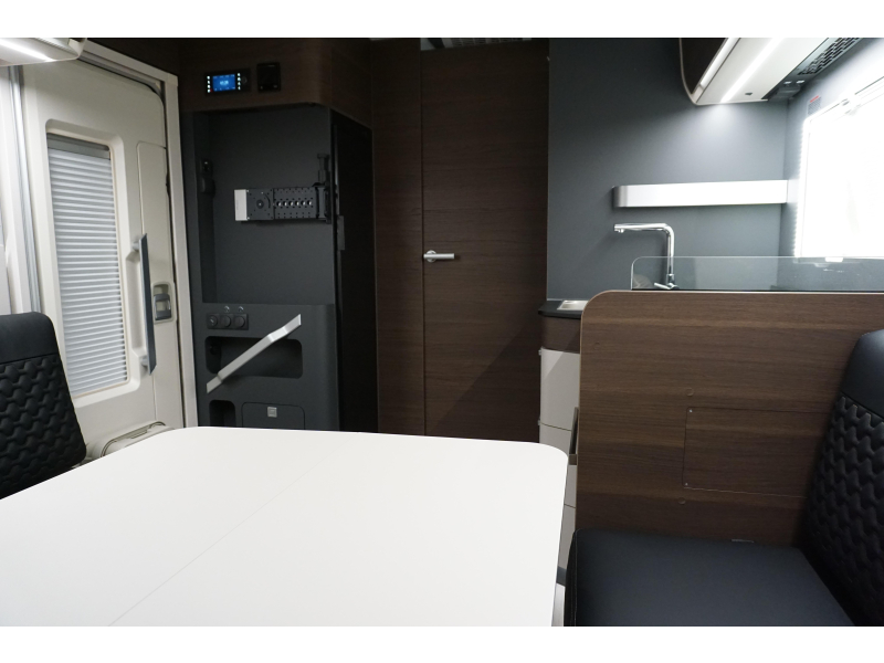 Adria Coral MB Supreme 670 DL Foto: 10