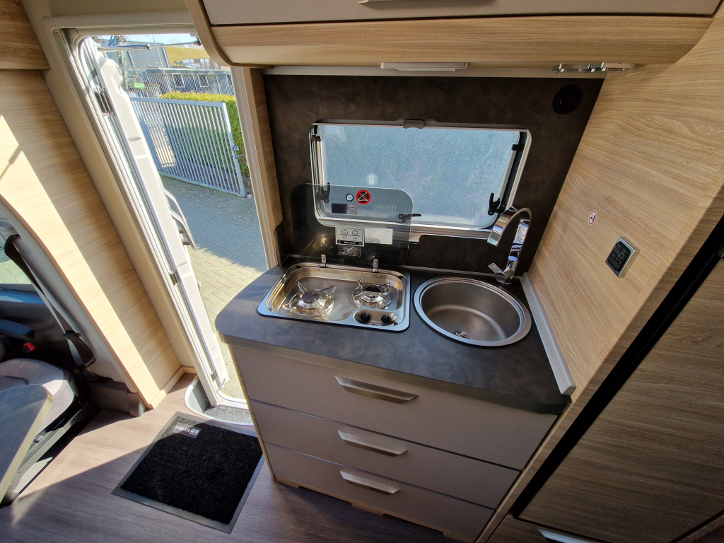 Knaus Van TI Plus 650 MEG photo: 10