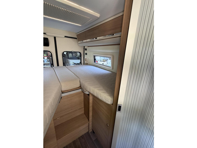 Adria TWIN 640 SLX Enkele Bedden Luifel Trekhaak Bearlock foto: 17