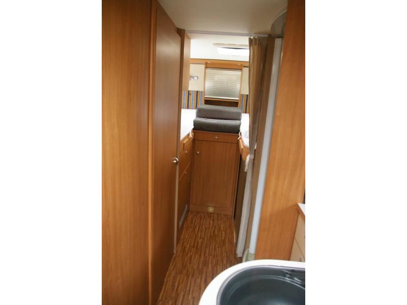 Bürstner Aviano I 728 Enkele bedden, Hefbed, EP  foto: 18