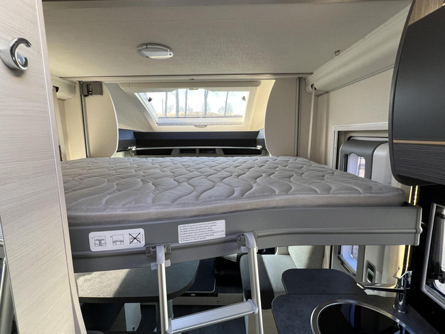 Chausson 627GA Premium 170PK Automaat Enkele Bedden Hefbed 2X Airco Luifel foto: 19