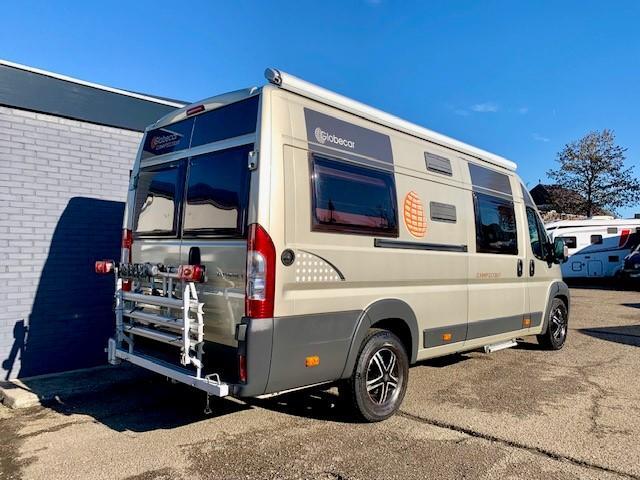POESSL Globecar Campscout | lengte bedden | 150PK MAXI| Busbiker Poessl Globecar Campscout |Lengte bedden 150PK foto: 17