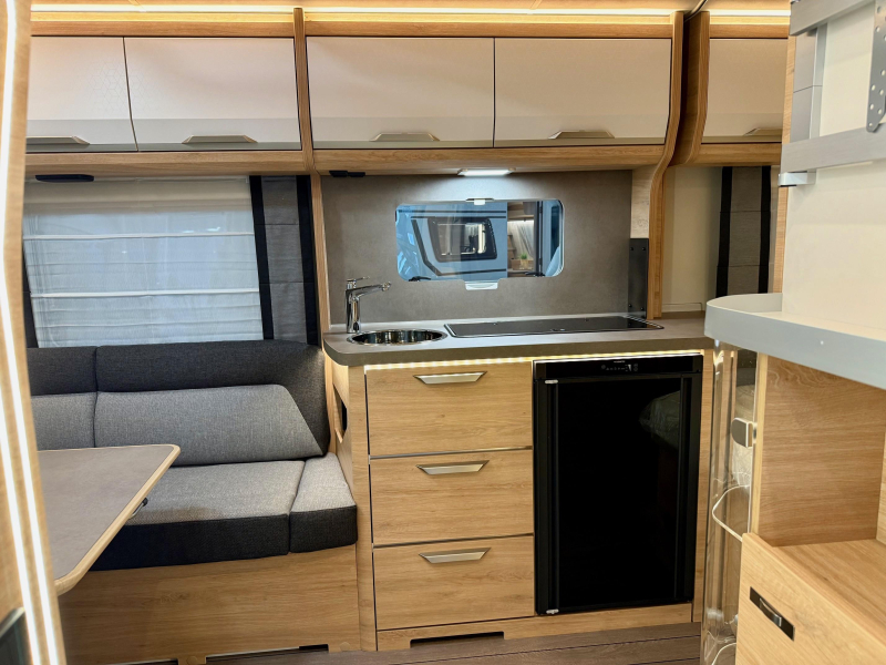 Knaus Sudwind Black Selection 450 FU modeljaar 2026  foto: 19