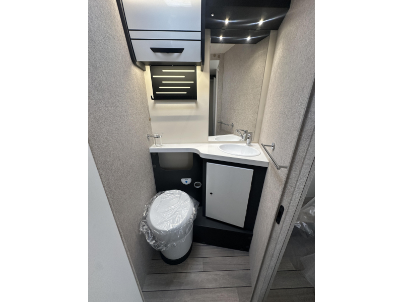 McLouis MC4 379 Fiat 140PK Automaat NIEUW  foto: 10