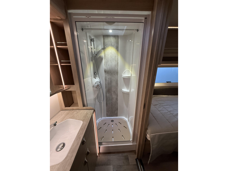 Kabe Royal 780 TDL Frontk&uuml;che - Komplett Foto: 16