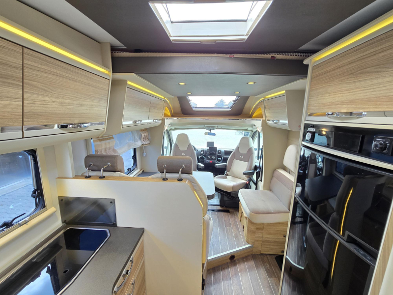 Adria Matrix 670 SL Lengte Bedden Hefbed 5per  foto: 7