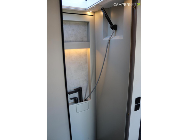 Niesmann+Bischoff iSmove 6.9E Clou Line 160pk Automaat | 7 meter | Unieke kleurstelling | Sonos | Zonnepanelen | Omvormer | Hefbed | foto: 18
