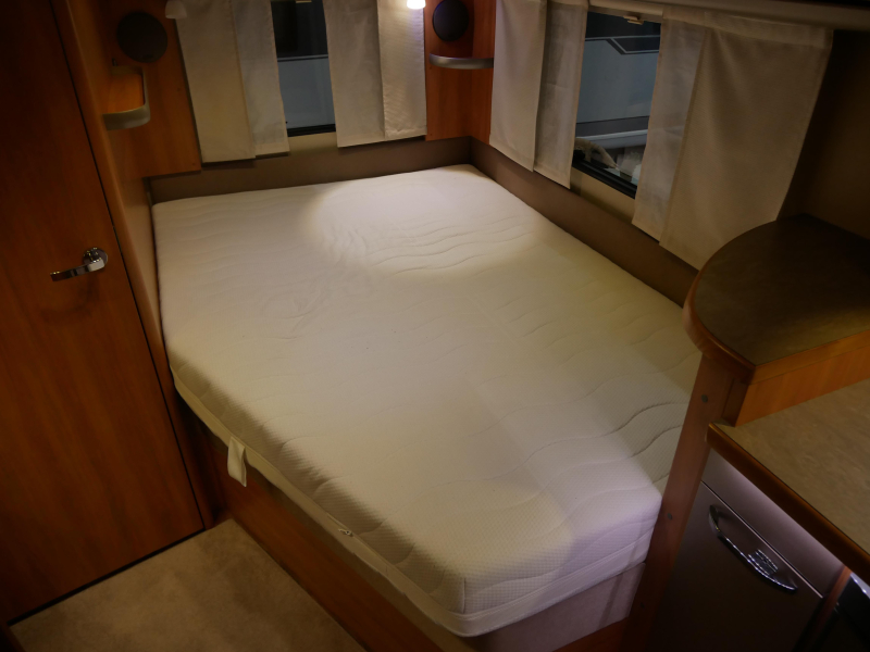 Eriba Nova GL 465 Incl. mover y toldo foto: 11