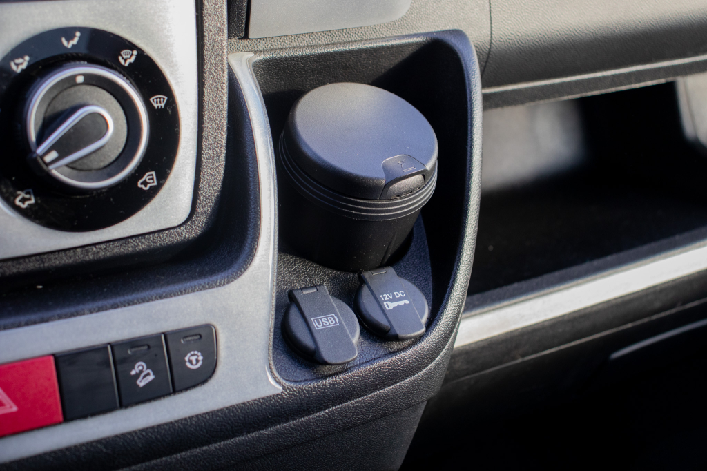 Karmann Davis 590 Skyroof foto: 50