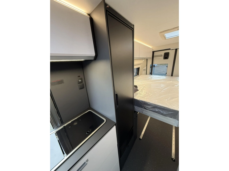 Adria Twin Supreme 640 SGX 180PK - Heavy chassis  foto: 18