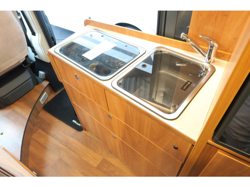 P&ouml;ssl Globecar 640 CAMP CAMA INDIVIDUAL+ENGANCHE+BLACK ED foto: 11