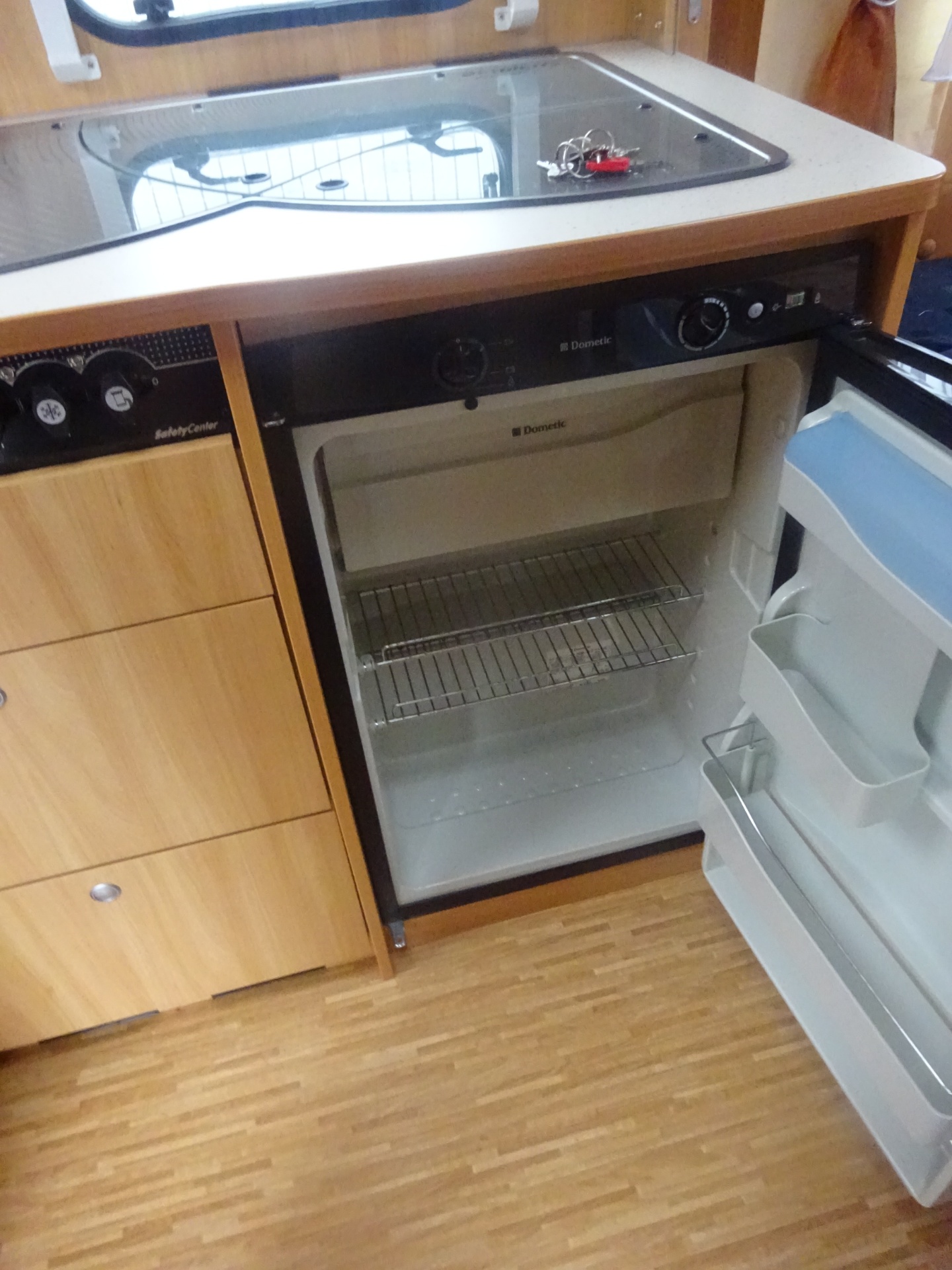 Dethleffs Camper 440DB Met Mover foto: 18