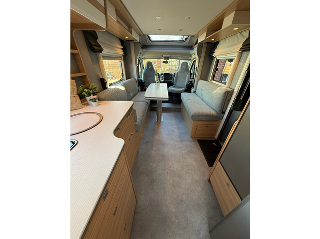 Dethleffs Just T6762 Automaat 9G Hefbed! Ruimtewonder! foto: 15