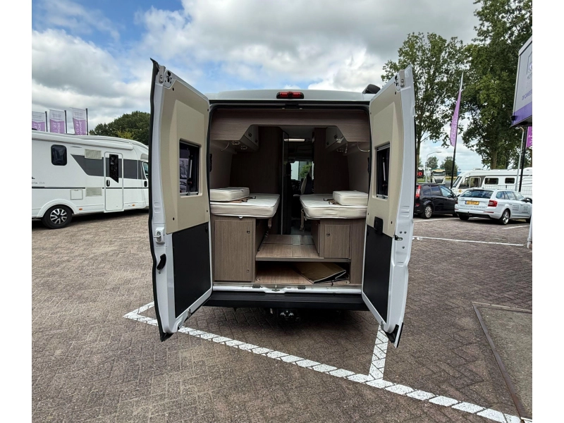 Chausson V697 VIP 9T Automaat lengtebedden  foto: 5
