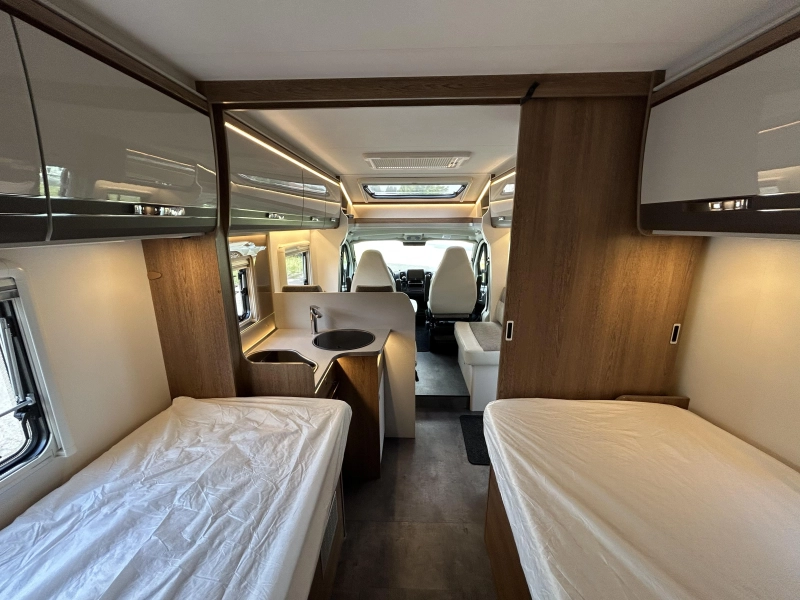 Dethleffs Trend T 7017 EB Automatic + low beds photo: 13