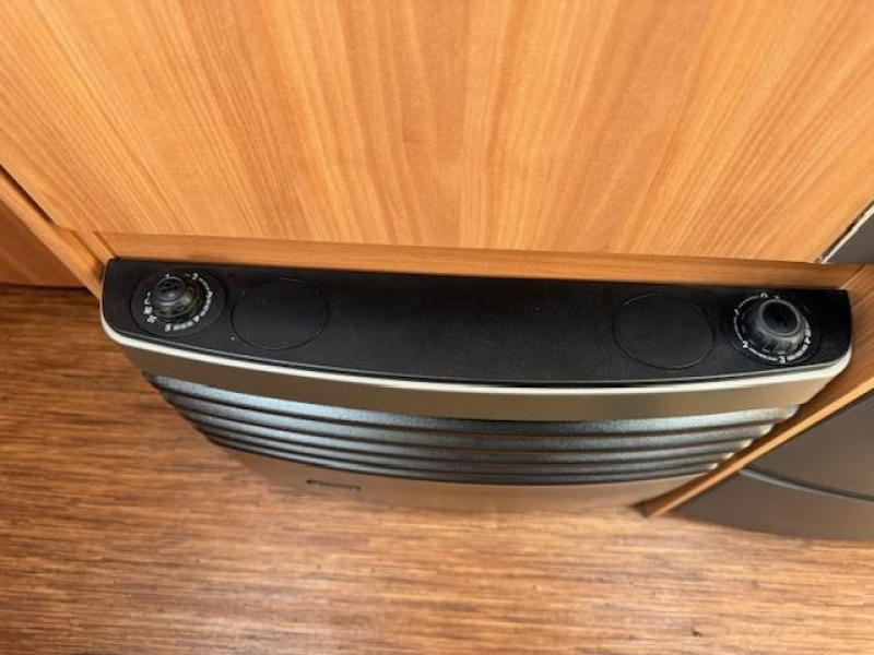 Hobby De Luxe 400 SFE incl. air voortent  foto: 12