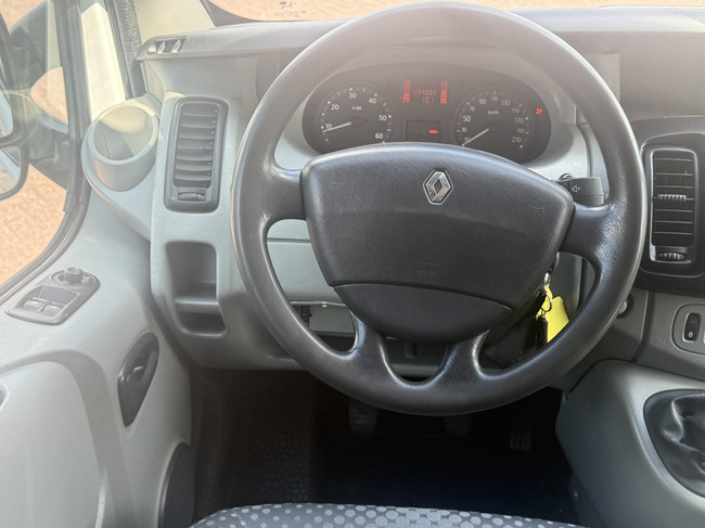 Renault traffic buscamper professioneel omgebouwd hefdak airco cruise ctr 2 slaapplaatsen luifel thule foto: 9